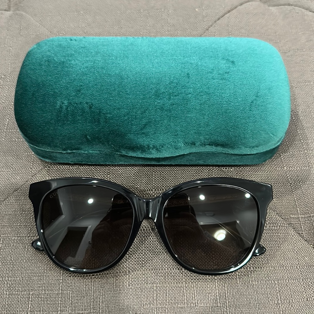 Black Gucci sunglasses